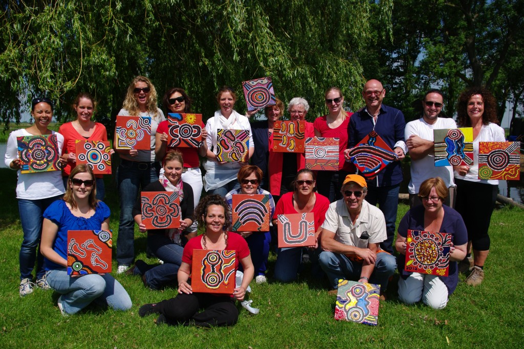 Workshop Multipainting teamuitje SIW Gorinchem op recreatieboerderij De Notenhoeve